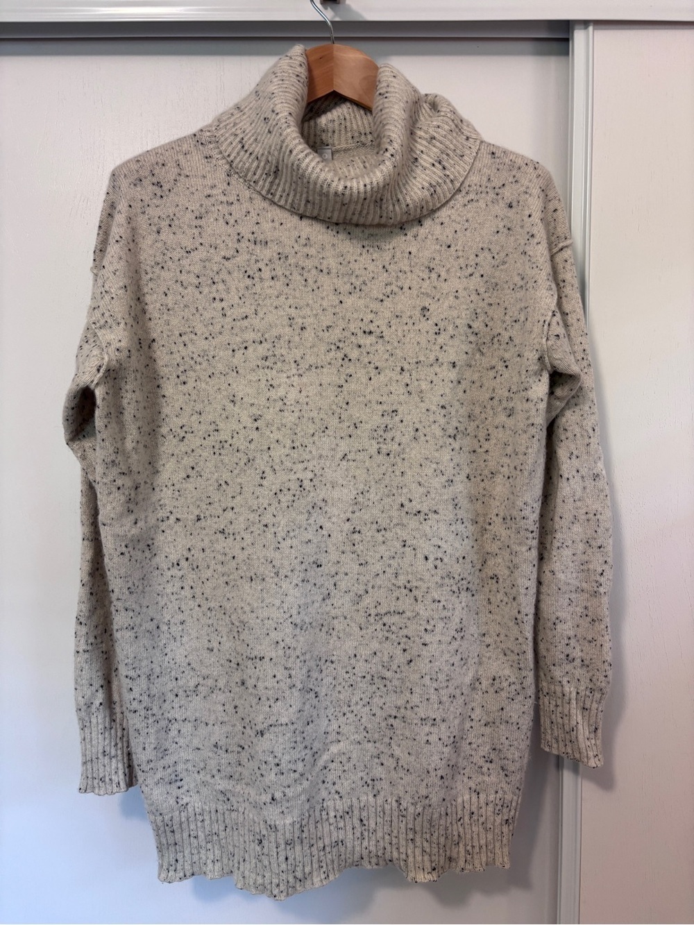 Athleta Wool Sweater Size Small Bayshore Oversized Turtleneck Athleisure Cream - Picture 2 of 8